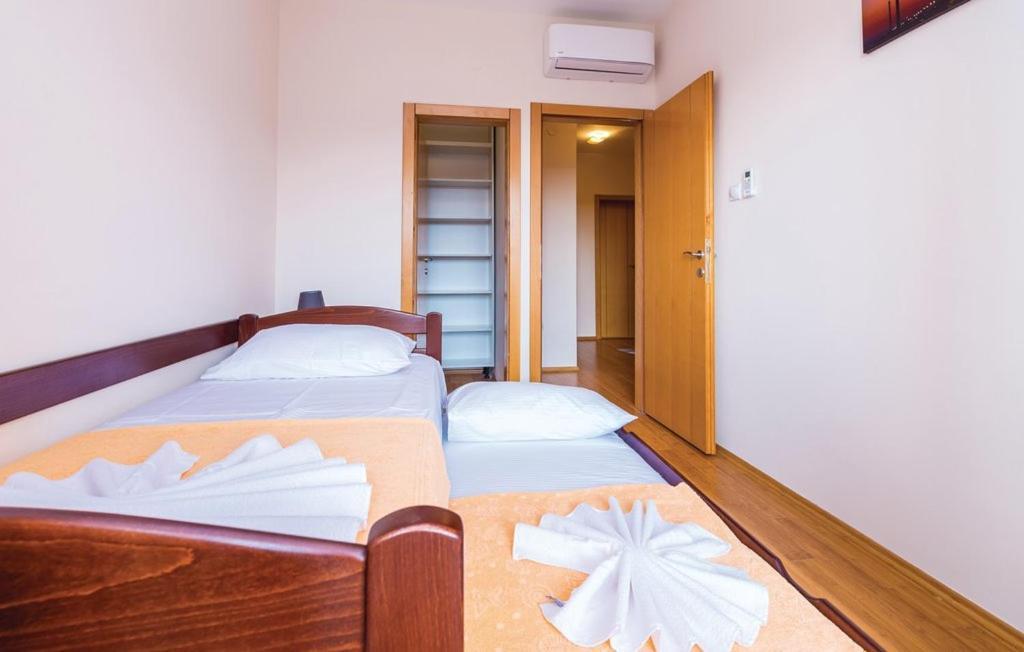 Port Adria Apartments Kamenari Luaran gambar