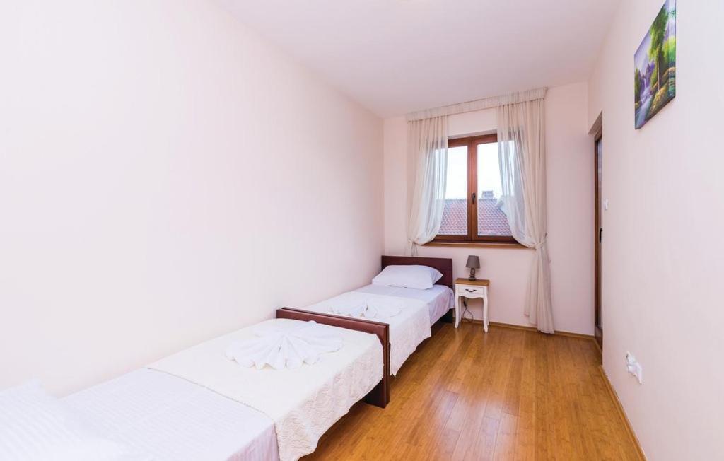 Port Adria Apartments Kamenari Luaran gambar