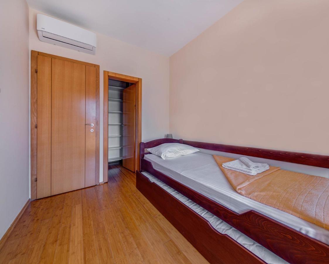 Port Adria Apartments Kamenari Luaran gambar