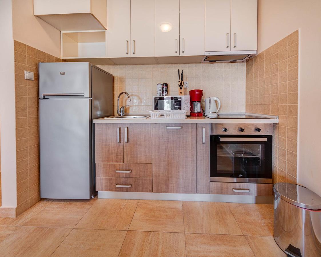 Port Adria Apartments Kamenari Luaran gambar
