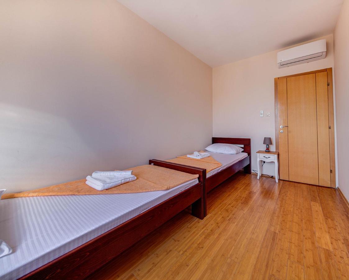 Port Adria Apartments Kamenari Luaran gambar