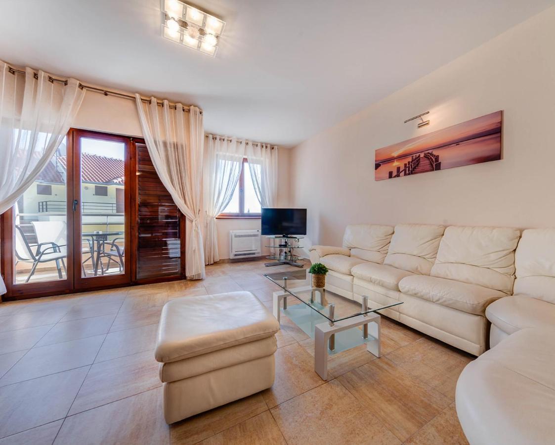 Port Adria Apartments Kamenari Luaran gambar