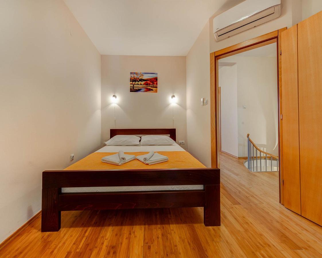Port Adria Apartments Kamenari Luaran gambar
